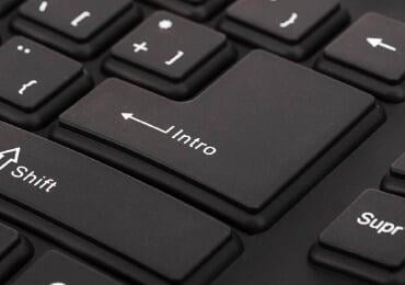 Made of paper, the use of black technology keyboard, waterproof and oil-resistant can also power itself!